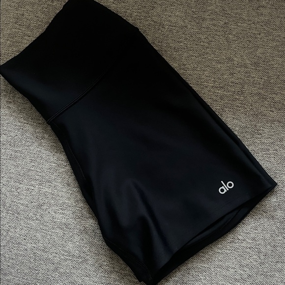 Shine Alo Yoga 5" Airlift Energy Short - Picture 4 of 8